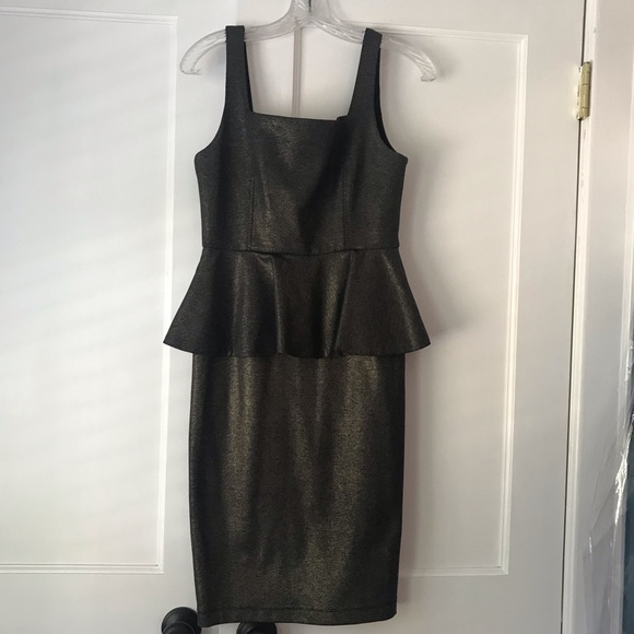 Alice + Olivia Dresses & Skirts - Alice + Olivia gold peplum dress